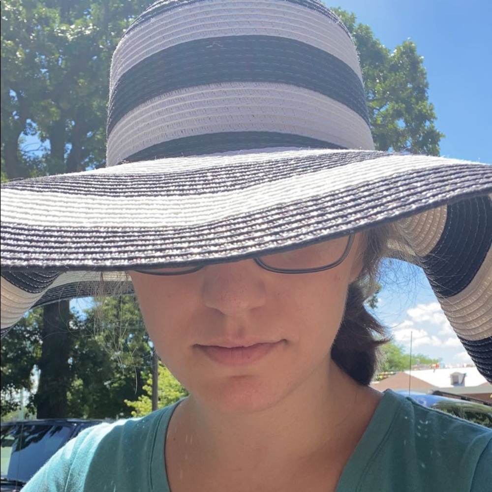 Meet your Posher, Danielle